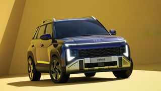 2025 Hyundai Venue: దీనిలో తొలిసారిగా వచ్చిన 8 కొత్త ఫీచర్లు 2025 Hyundai Venue: దీనిలో తొలిసారిగా వచ్చిన 8 కొత్త ఫీచర్లు