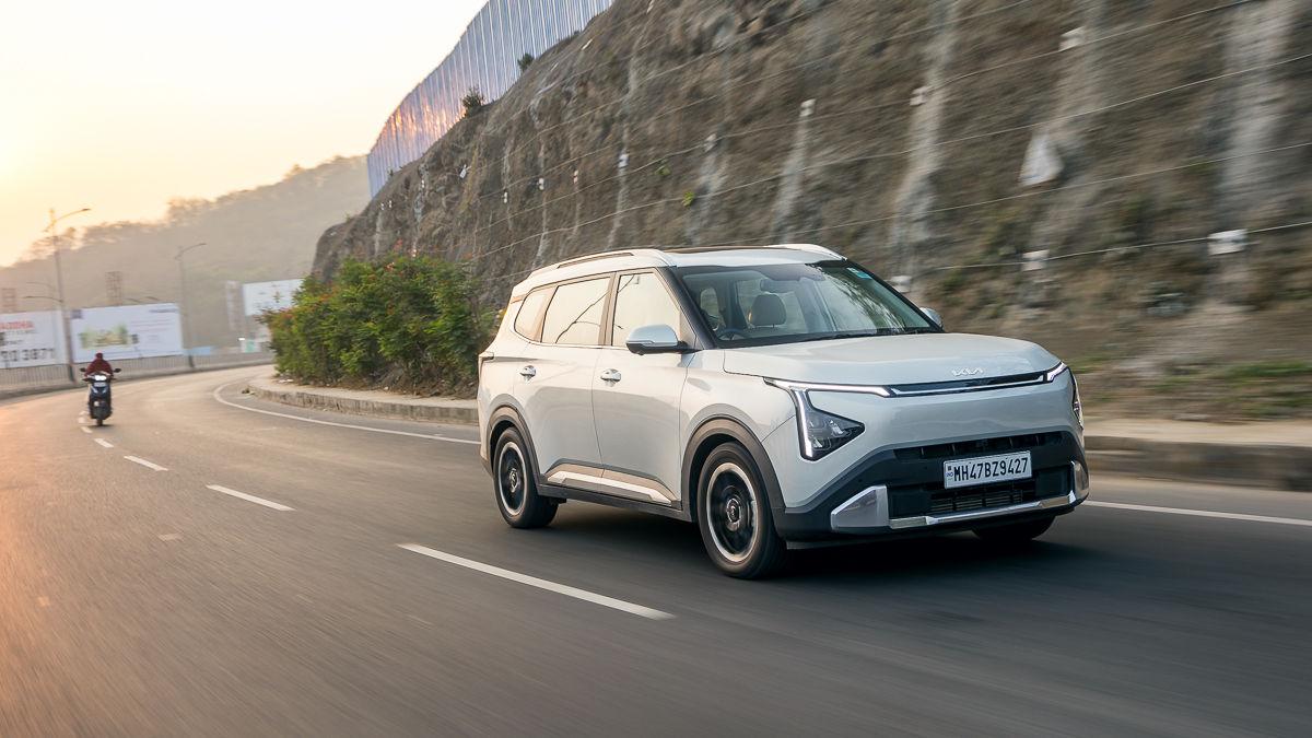 Kia Carens Clavis Now Gets Automatic In Lower Variants! Kia Carens Clavis Now Gets Automatic In Lower Variants!
