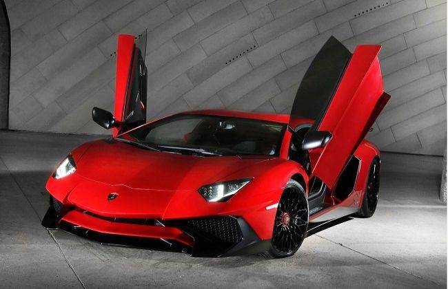 Lamborghini Aventador LP 750-4 Superveloce makes public appearance