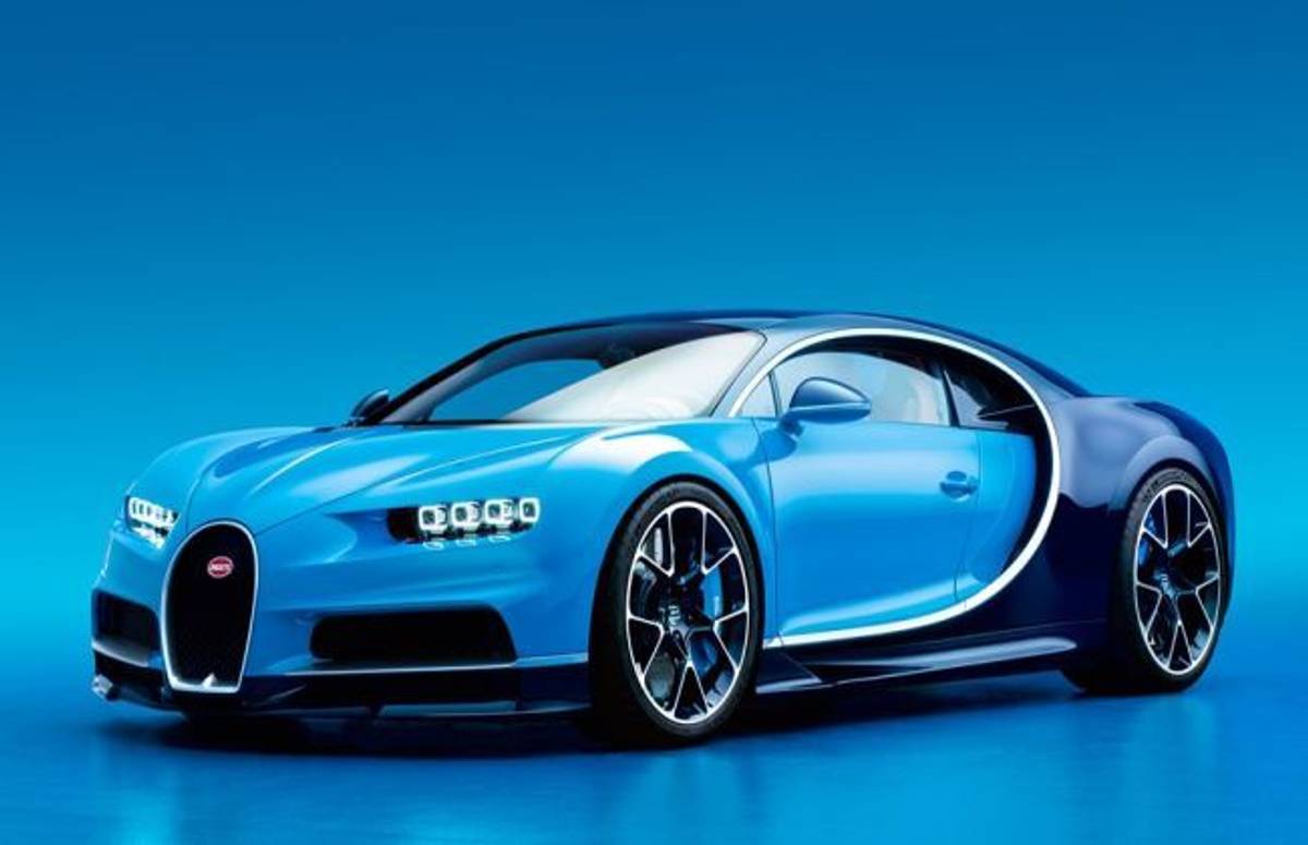 Bugatti Vision GT - real car start up, revving, moving 