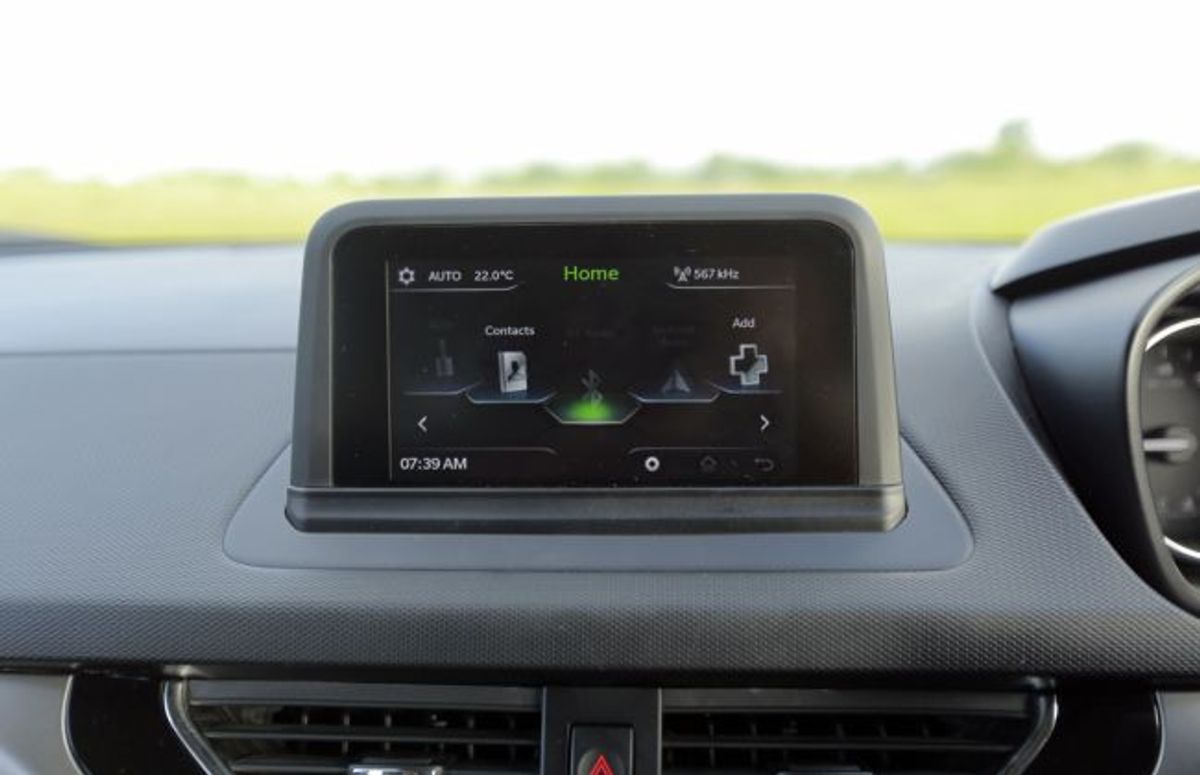 Tata Nexon Gets Apple CarPlay Like Maruti Brezza, Ford EcoSport Tata Nexon Gets Apple CarPlay Like Maruti Brezza, Ford EcoSport