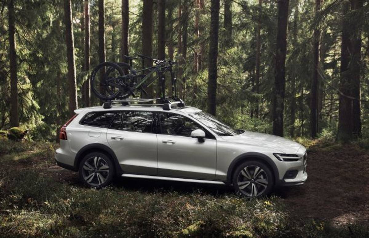 Volvo V60 Cross Country Revealed Volvo V60 Cross Country Revealed