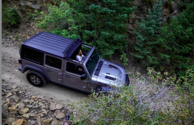 Jeep Wrangler Gets A New Optional Flip-Top Feature For Hardtop Roofs |  