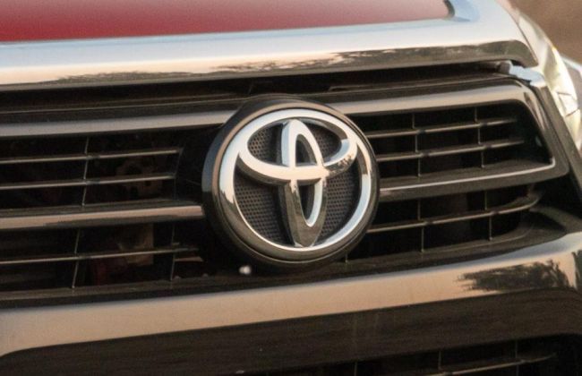 Toyota Hilux Officially Teased For The First Ahead Of January 20 Launch