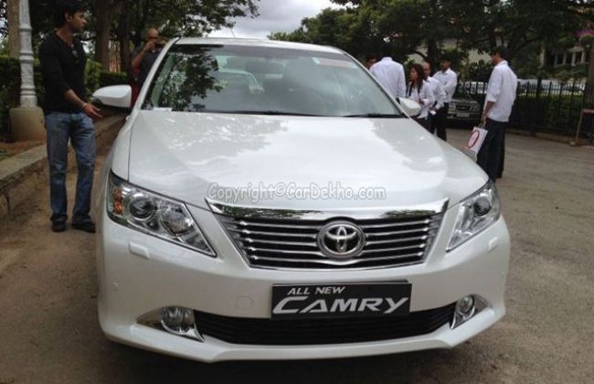 New Toyota Camry Specifications Revealed | CarDekho.com