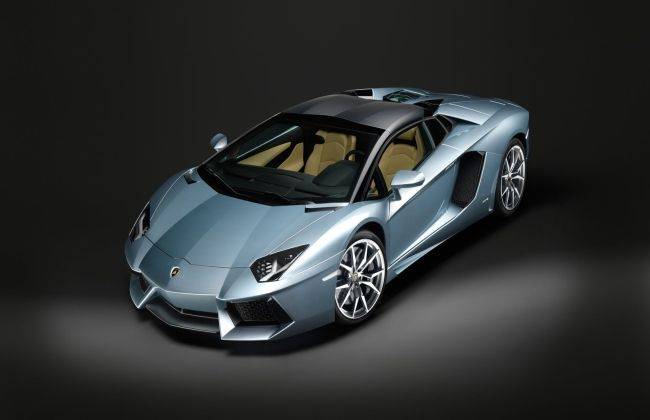 New Lamborghini Aventador LP 700-4 Roadster Revealed | CarDekho.com