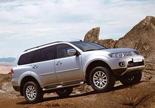 Mitsubishi Pajero with automatic transmission in March