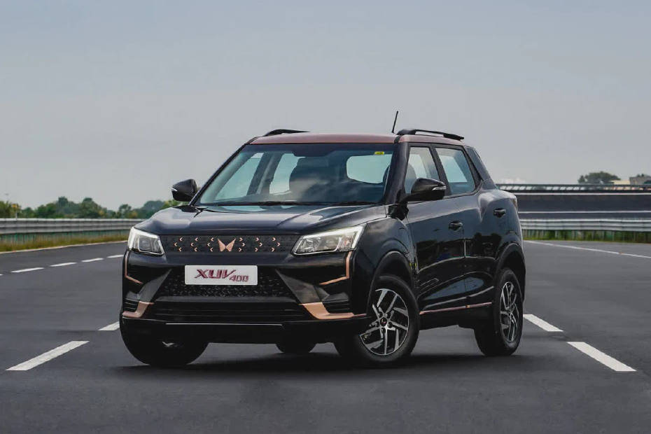 Mahindra XUV400 black