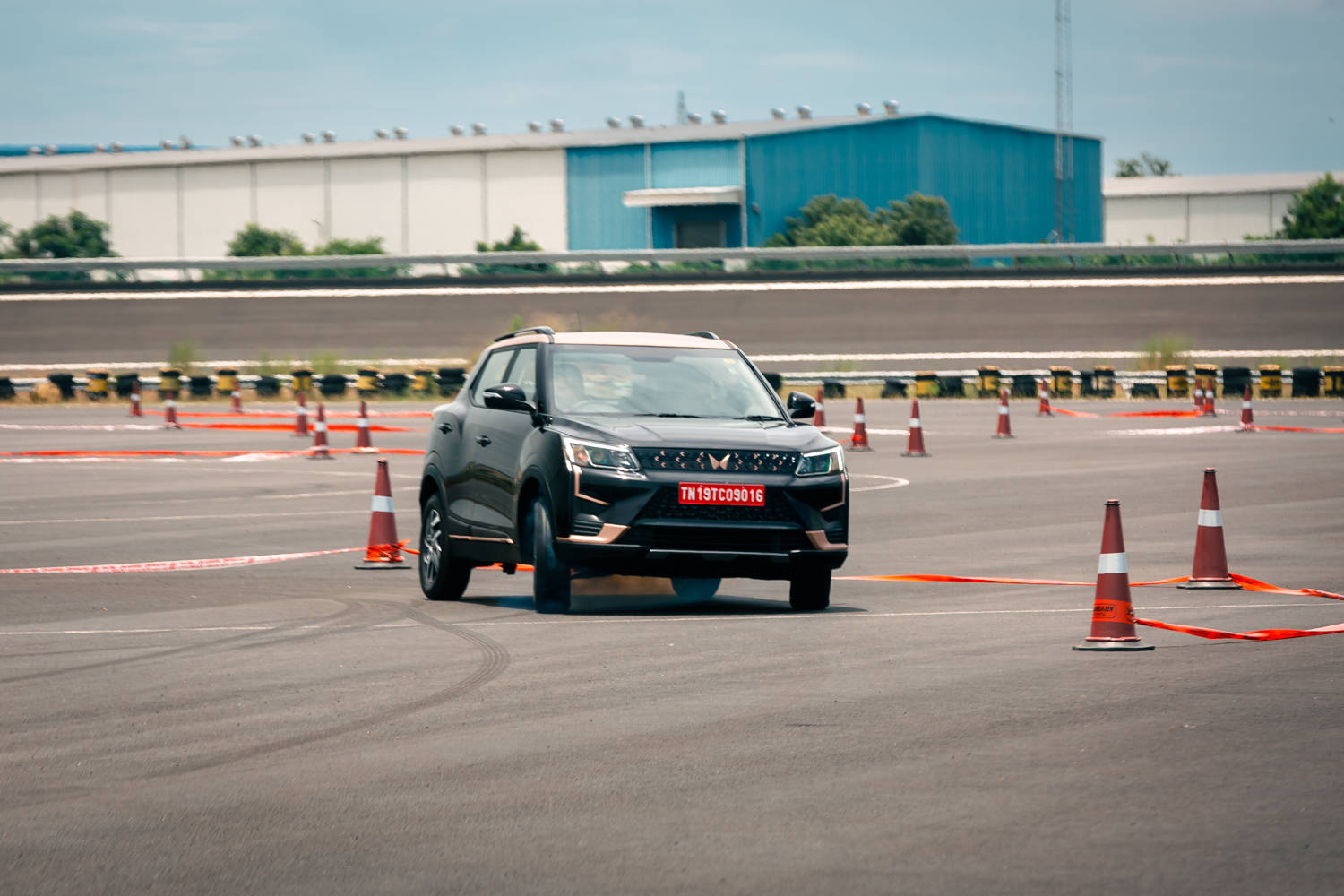 mahindra xuv400 ev