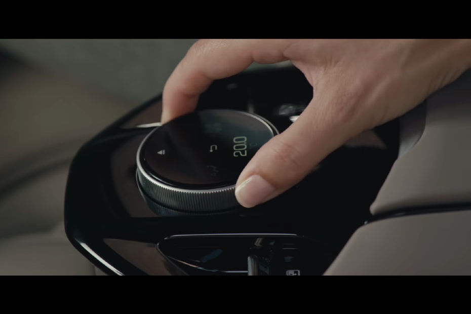 Purosangue AC dial