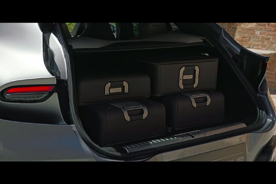 Purosangue SUV boot