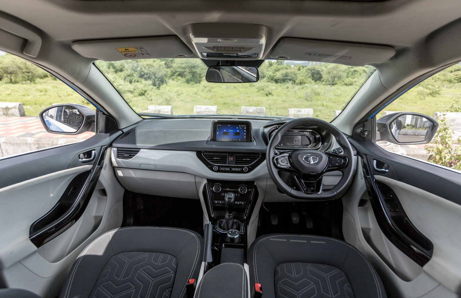 Tata Nexon Gets A New Highend XZ+ (L) Variant Priced From Rs 11.38