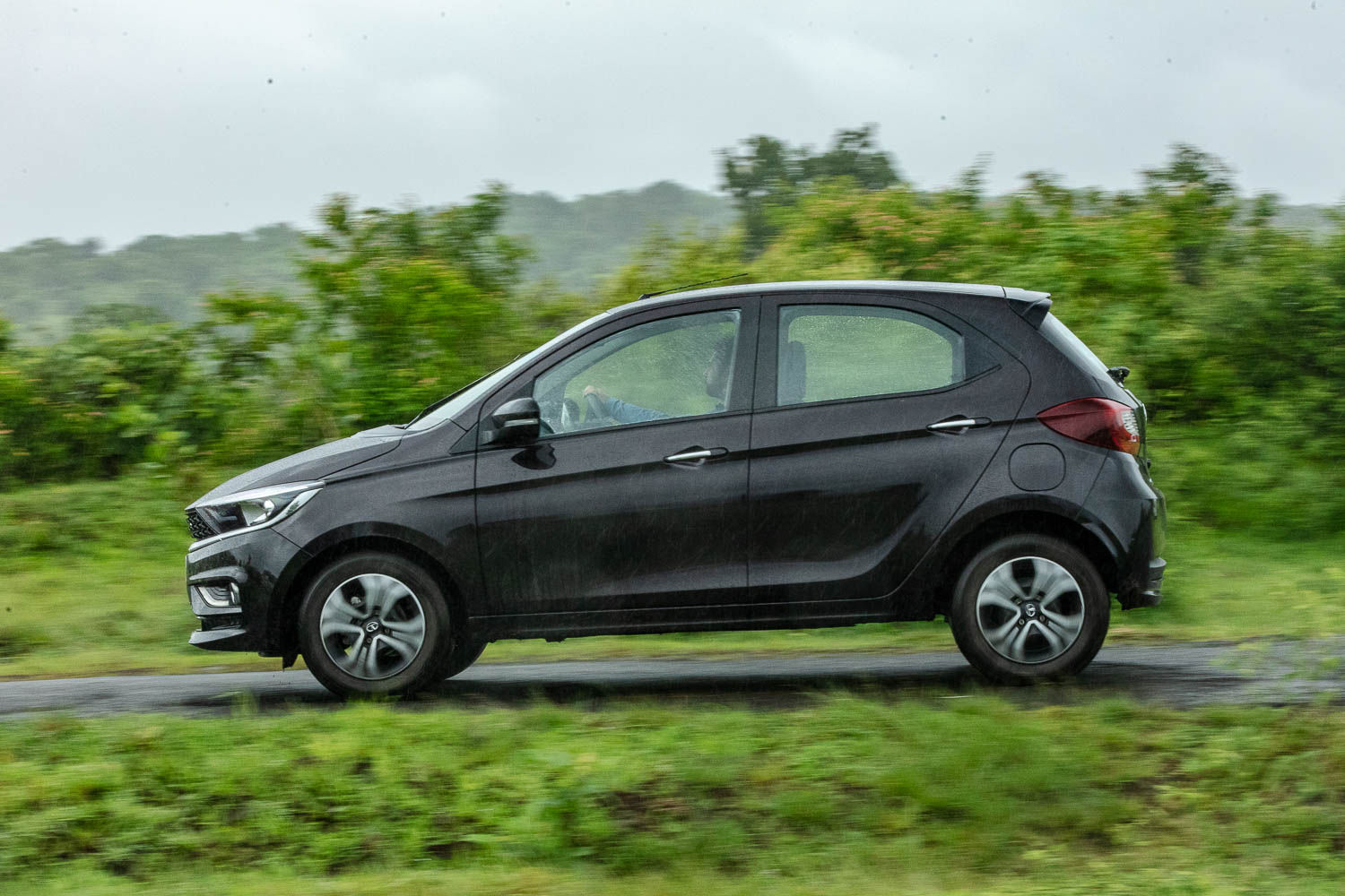 Maruti Celerio Vs Tata Tiago Maruti Celerio Vs Tata Tiago