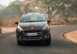 Fiat Avventura 'Powered by Abarth' : Expert Review Fiat Avventura 'Powered by Abarth' : Expert Review