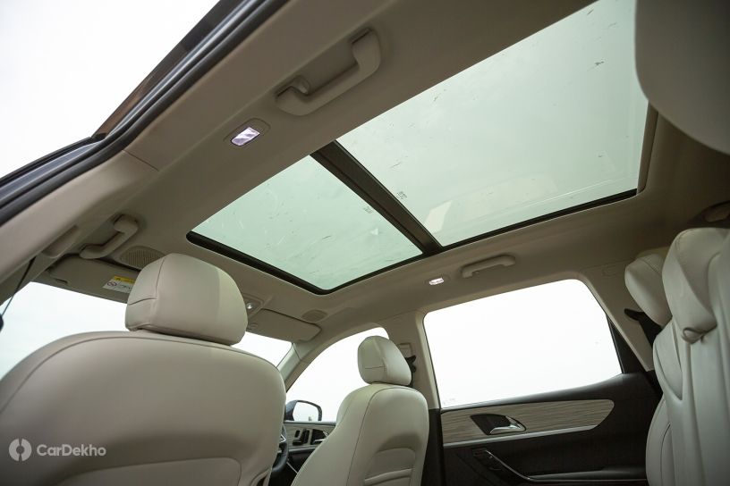 Mahindra XUV700 panoramic sunroof Mahindra XUV700 panoramic sunroof