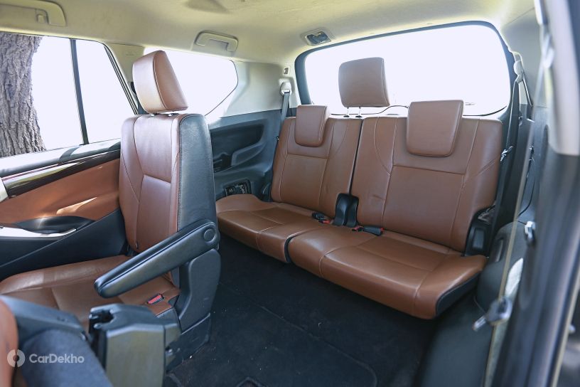 kia carens vs toyota innova crysta