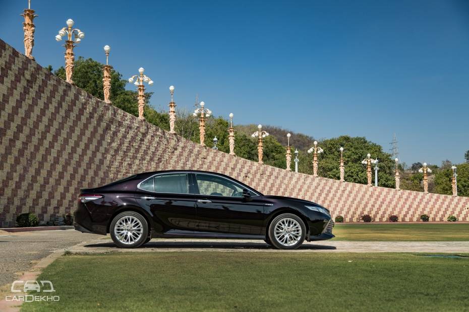 Toyota Camry Hybrid 