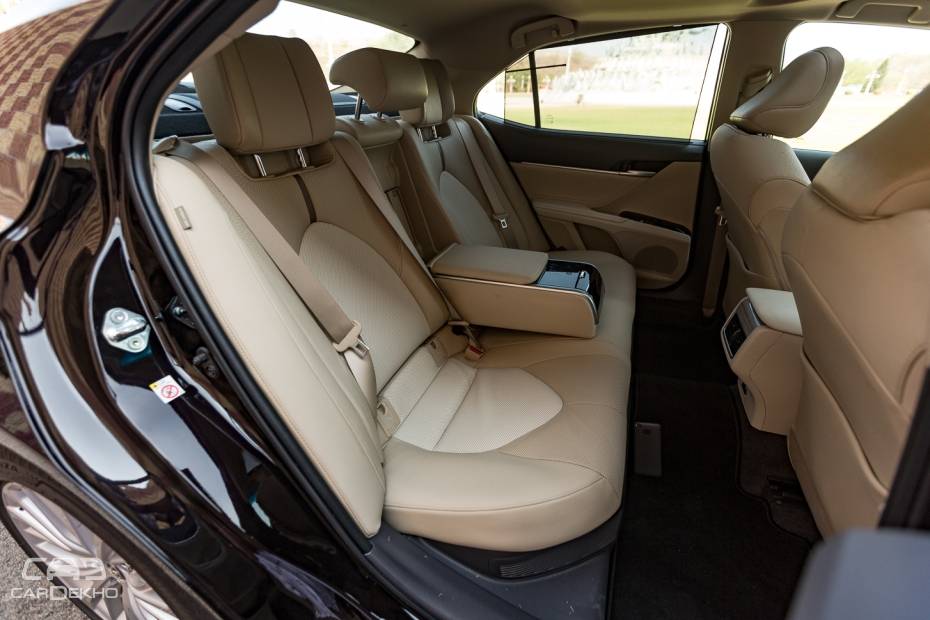 Toyota Camry Hybrid 