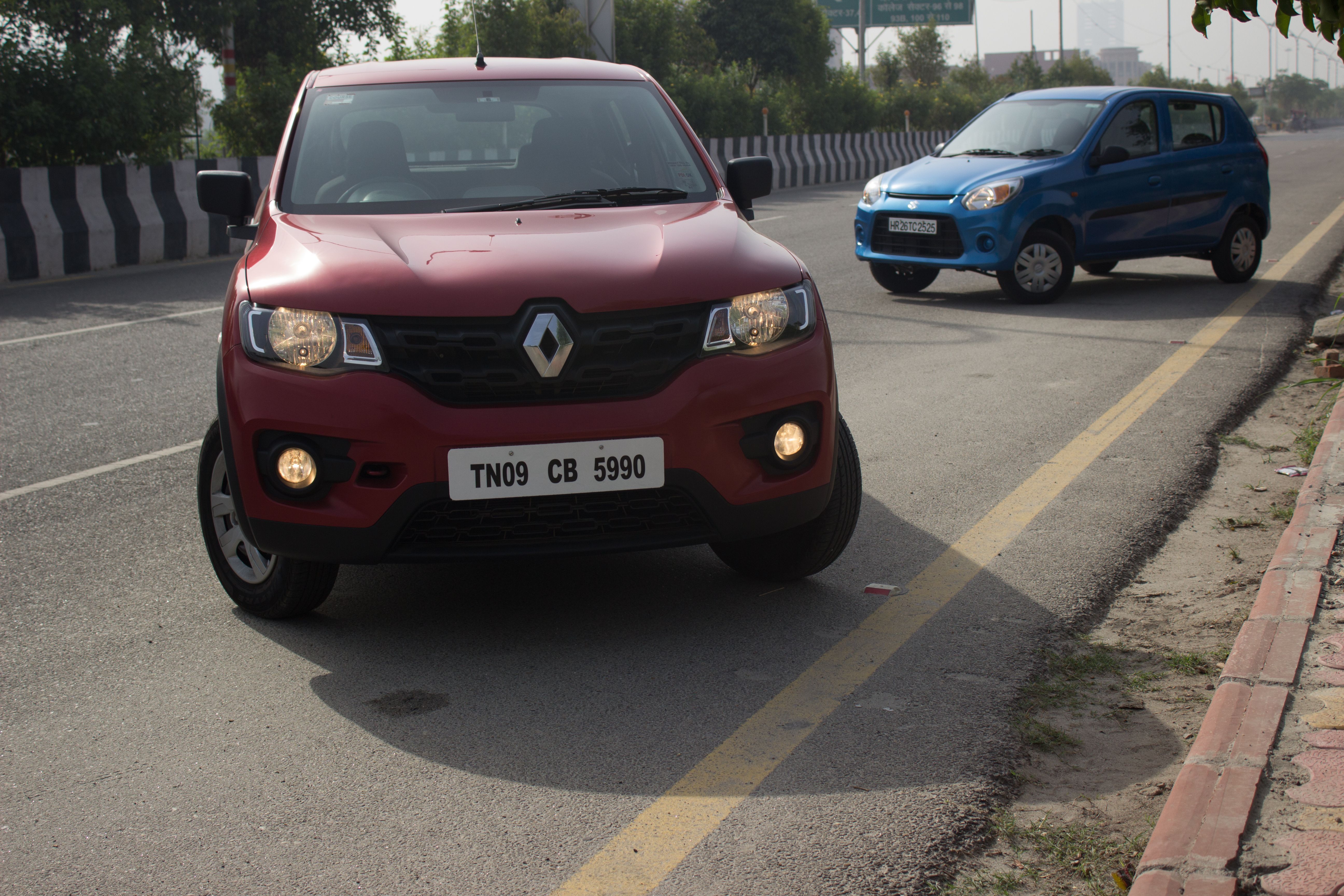 Maruti Suzuki Alto 800 vs Renault Kwid | Comparison Review