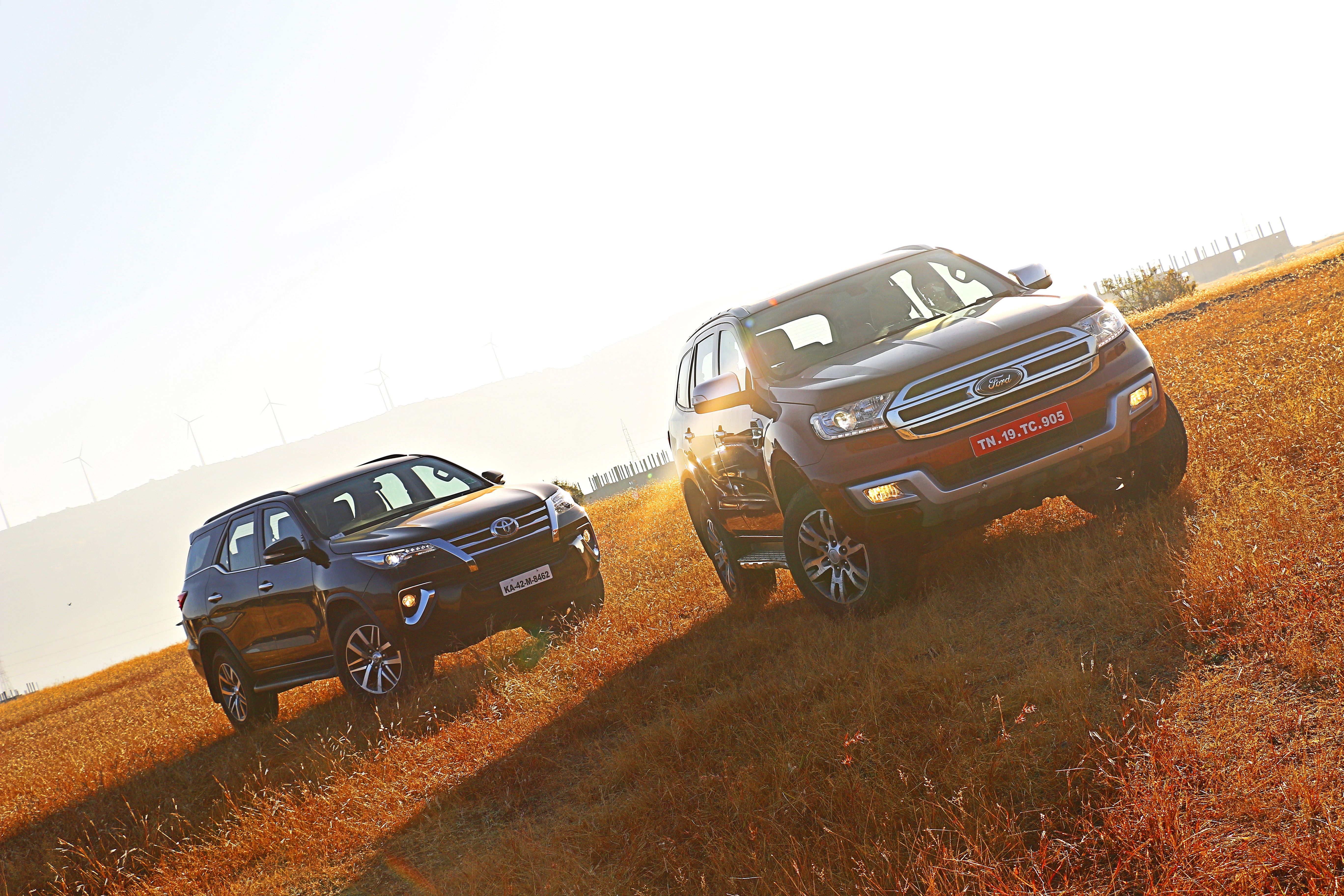 Toyota Fortuner vs Ford Endeavour: Comparison Review Toyota Fortuner vs Ford Endeavour: Comparison Review