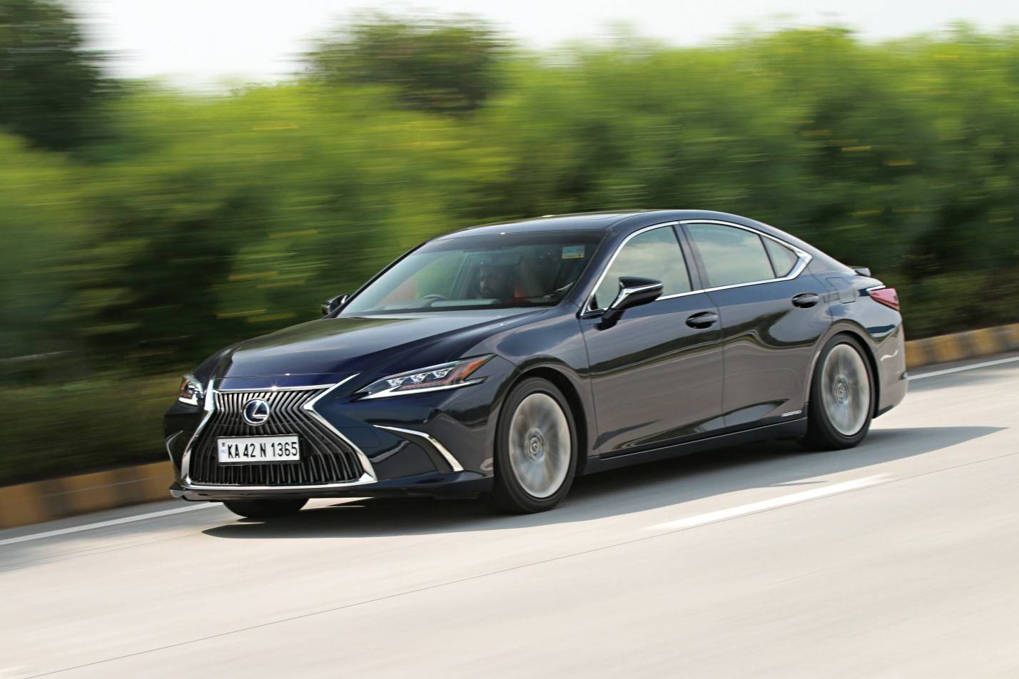 2018 Lexus ES 300h: First Drive Review