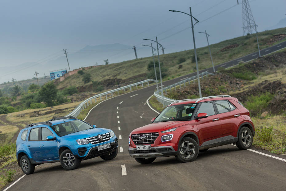 Hyundai Venue Petrol DCT vs Renault Duster Petrol CVT: Comparison Review