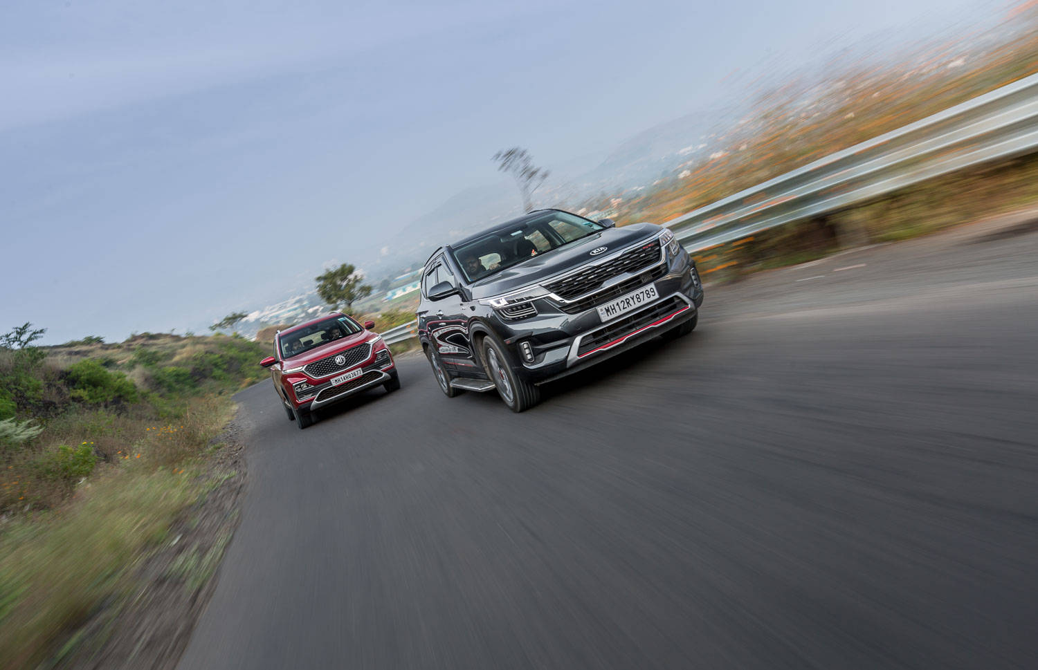 Kia Seltos vs MG Hector: Petrol-auto Comparison Review