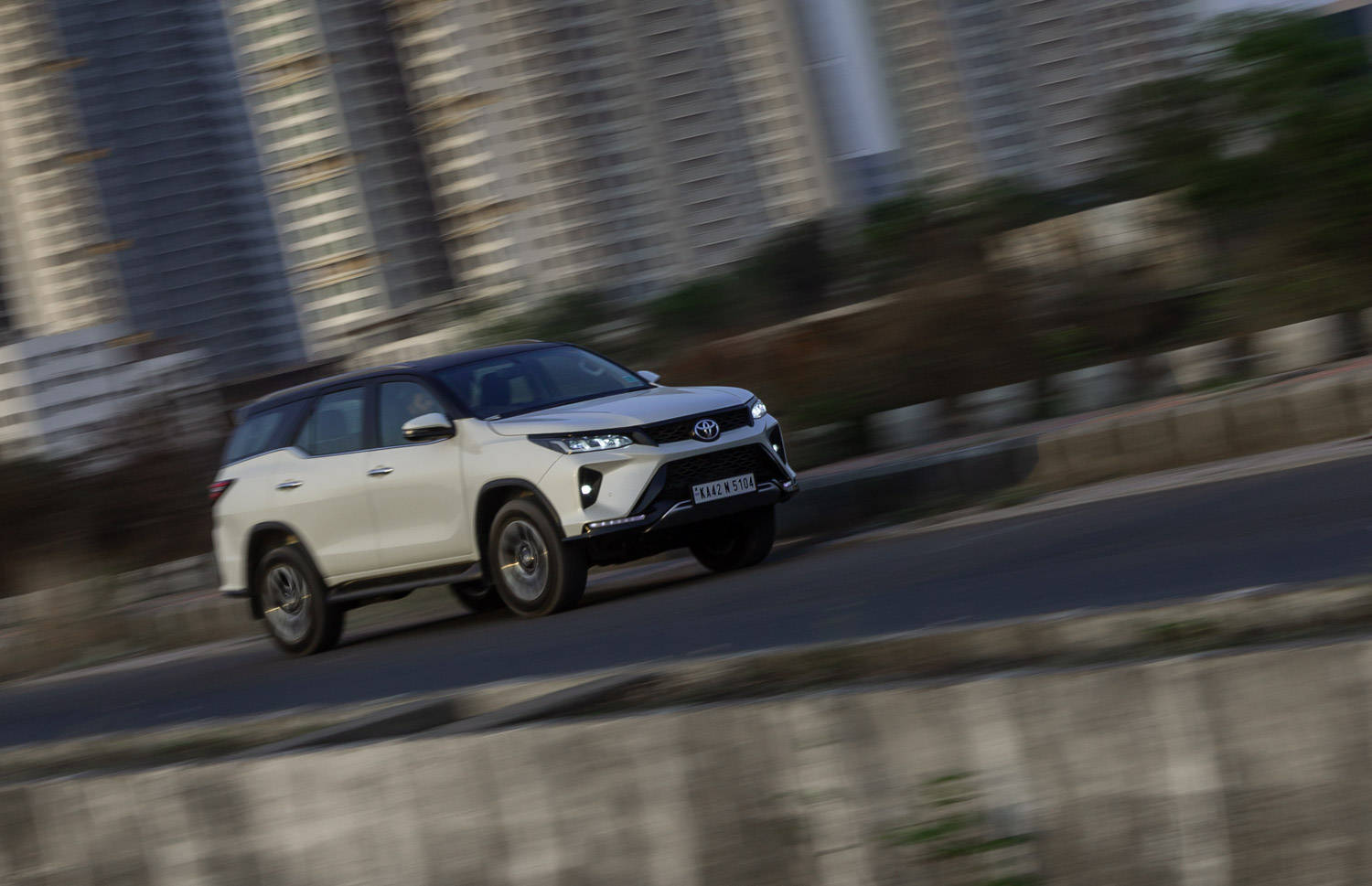Toyota Fortuner Legender: Review Toyota Fortuner Legender: Review