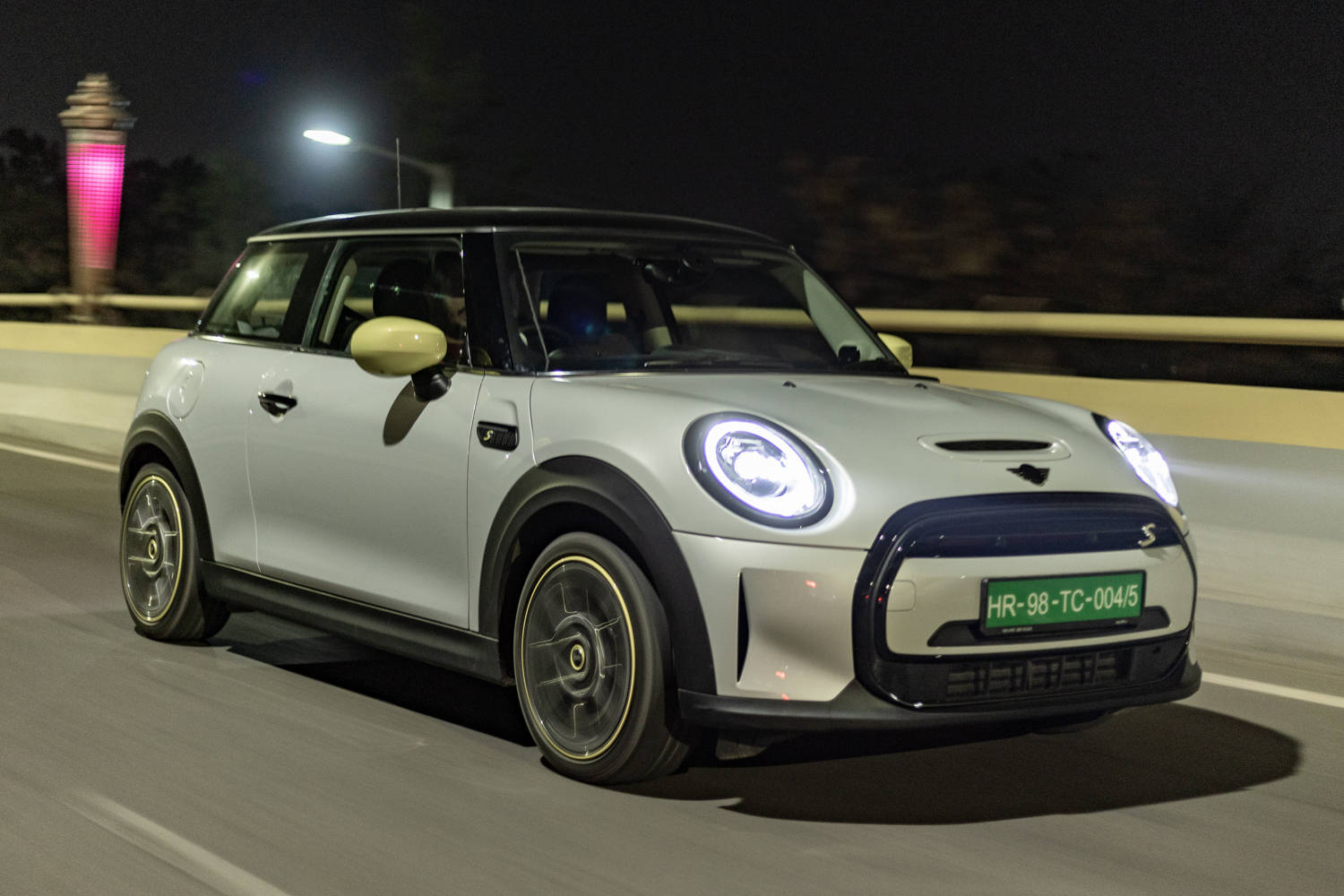 Mini Cooper SE:  Review