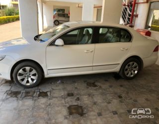 2013 Skoda Superb Elegance 2.0 TDI CR AT 2013 Skoda Superb Elegance 2.0 TDI CR AT