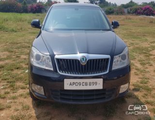 2010 Skoda Laura Ambition 2.0 TDI CR AT 2010 Skoda Laura Ambition 2.0 TDI CR AT