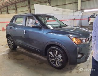 Mahindra XUV300 W8 AMT Optional Diesel Mahindra XUV300 W8 AMT Optional Diesel