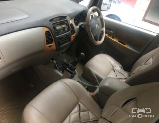 2010 Toyota Innova 2.5 VX 8 STR 2010 Toyota Innova 2.5 VX 8 STR