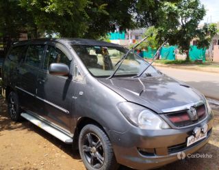 Toyota Innova 2.5 E Diesel MS 8-seater Toyota Innova 2.5 E Diesel MS 8-seater