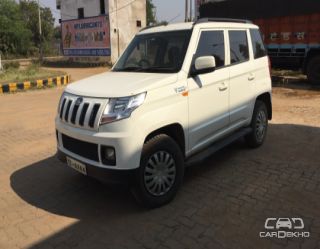 2015 Mahindra TUV 300 T6 2015 Mahindra TUV 300 T6