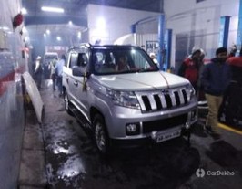 2017 Mahindra TUV 300 T8 AMT 2017 Mahindra TUV 300 T8 AMT