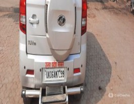 2017 మహీంద్రా TUV 300 mHAWK100 T8 2017 మహీంద్రా TUV 300 mHAWK100 T8
