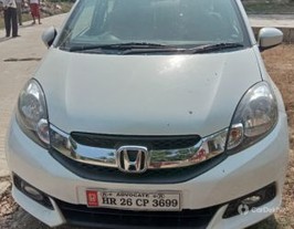 2015 ஹோண்டா மொபிலியோ வி i-VTEC 2015 ஹோண்டா மொபிலியோ வி i-VTEC