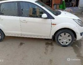 2011 फोर्ड फिगो डीज़ल जेडएक्सआई 2011 फोर्ड फिगो डीज़ल जेडएक्सआई