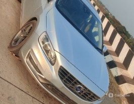 2015 Volvo S60 D4 Momentum BSIV 2015 Volvo S60 D4 Momentum BSIV
