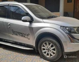 2015 Mahindra XUV500 W10 2WD 2015 Mahindra XUV500 W10 2WD