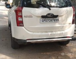 2015 Mahindra XUV500 W8 FWD 2015 Mahindra XUV500 W8 FWD