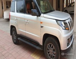 2018 महिंद्रा TUV 300 T10 AMT Dual Tone 2018 महिंद्रा TUV 300 T10 AMT Dual Tone