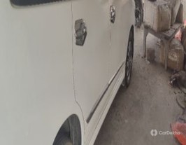 2015 टोयोटा इनोवा 2.5 वीएक्स (डीजल) 7 Seater BS IV 2015 टोयोटा इनोवा 2.5 वीएक्स (डीजल) 7 Seater BS IV