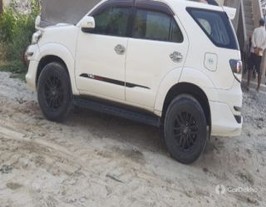 2015 டொயோட்டா ஃபார்ச்சூனர் 4x2 AT TRD Sportivo 2015 டொயோட்டா ஃபார்ச்சூனர் 4x2 AT TRD Sportivo