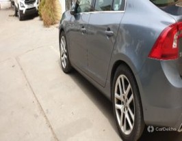 2018 Volvo S60 D4 Momentum BSIV 2018 Volvo S60 D4 Momentum BSIV