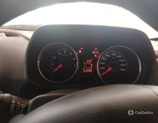 Mahindra TUV 300 T10 Mahindra TUV 300 T10