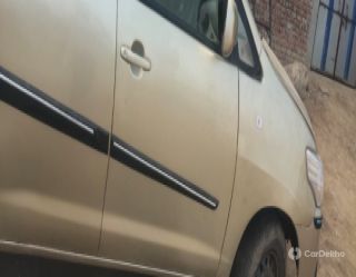 Toyota Innova 2.5 G (Diesel) 8 Seater BS IV Toyota Innova 2.5 G (Diesel) 8 Seater BS IV