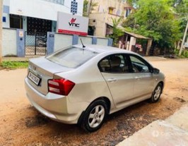 2015 होंडा सिटी आई VTEC एस 2015 होंडा सिटी आई VTEC एस