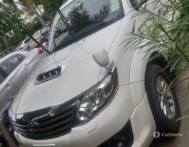 2013 टोयोटा फॉर्च्यूनर 4x2 4 Speed AT TRD Sportivo 2013 टोयोटा फॉर्च्यूनर 4x2 4 Speed AT TRD Sportivo